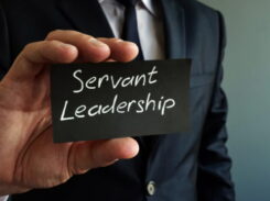 hizmetkar liderlik nedir