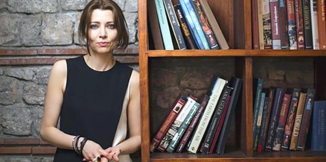 elif şafak aşk