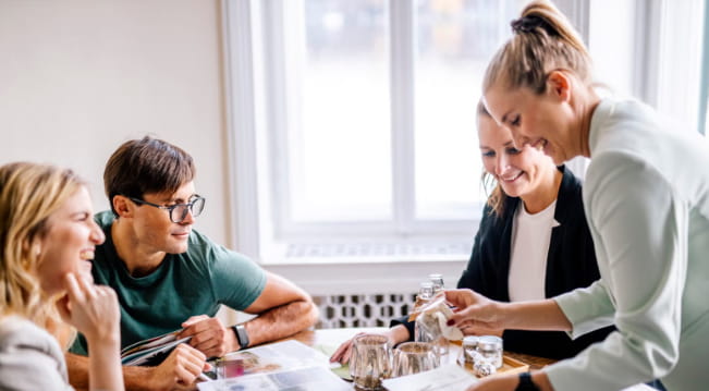 Yabancı yöneticilerle toplantı İngilizce kalıplar